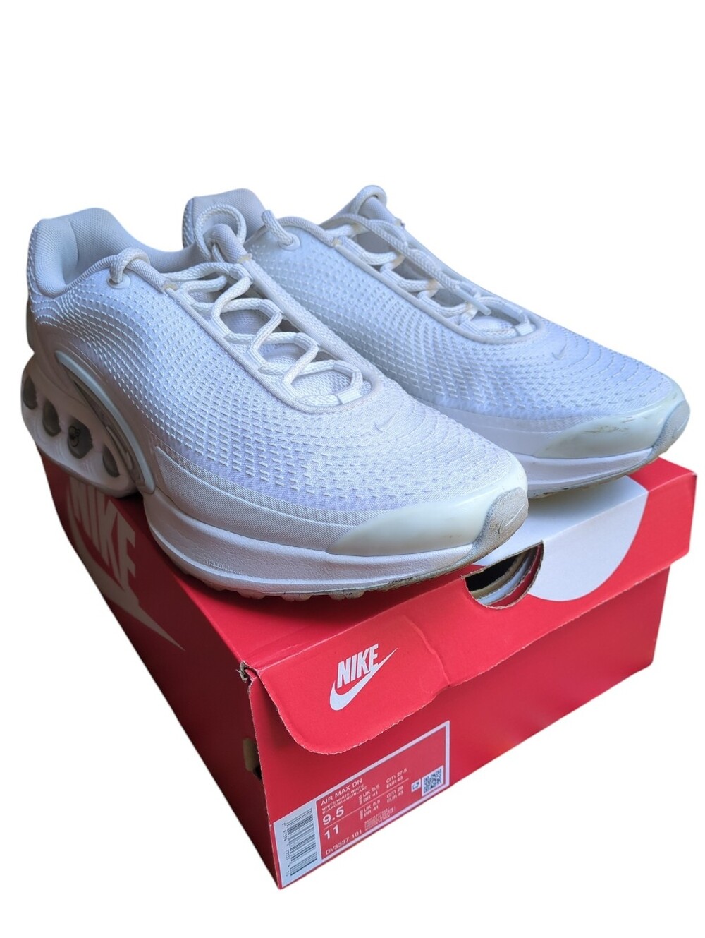 Nike Air Max DN Sneakers, Mens 9.5 / W 11, Mesh, White 2024 Shoes w Box
